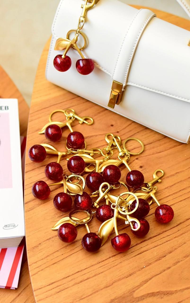 Chaveiro Cerejas Gold Luxe