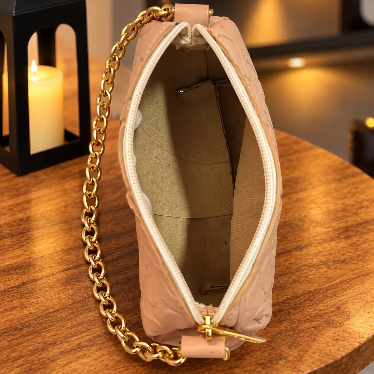 Bolsa mini nude - detalhe do interior