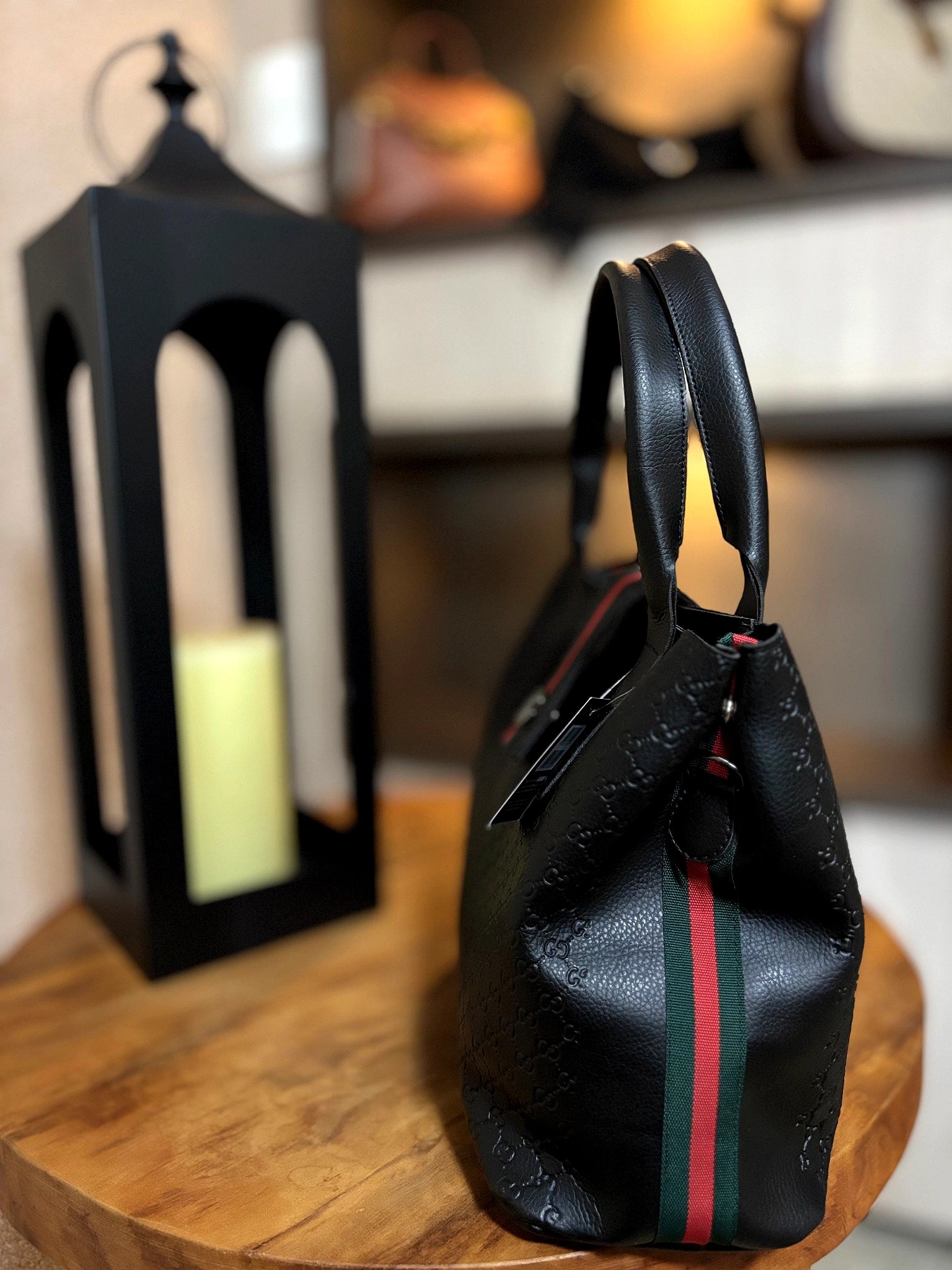 Bolsa Tote Gucci GG Monograma Preta com Carteira