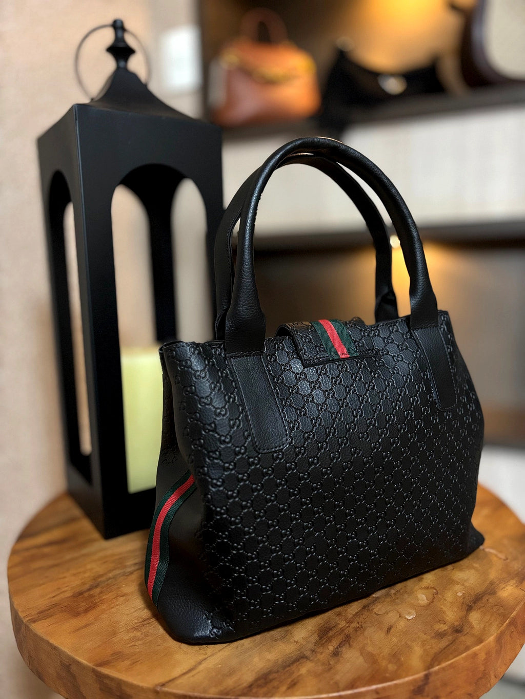 Bolsa Tote Gucci GG Monograma Preta com Carteira