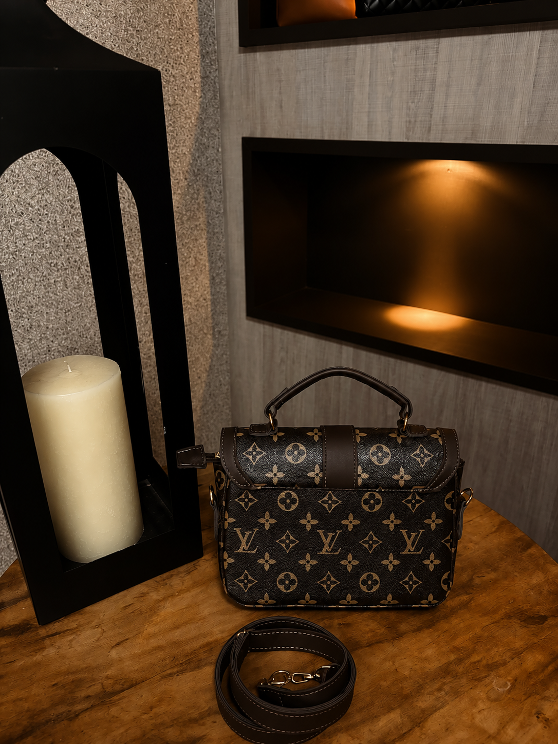 Bolsa LV Monograma Marrom — Pequena