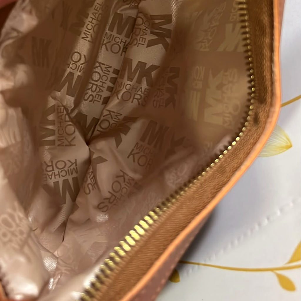 Bolsa hobo marrom — interior real e forro estampado