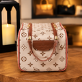 Nécessaire box monograma creme com caramelo — frente